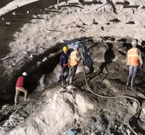 包河拱顶带模注浆料的施工流程及注意事项